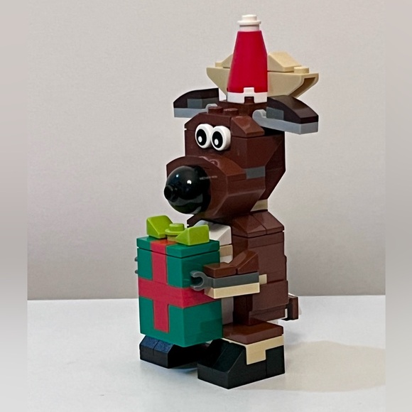 LEGO Holiday Collection - Picture 4 of 8